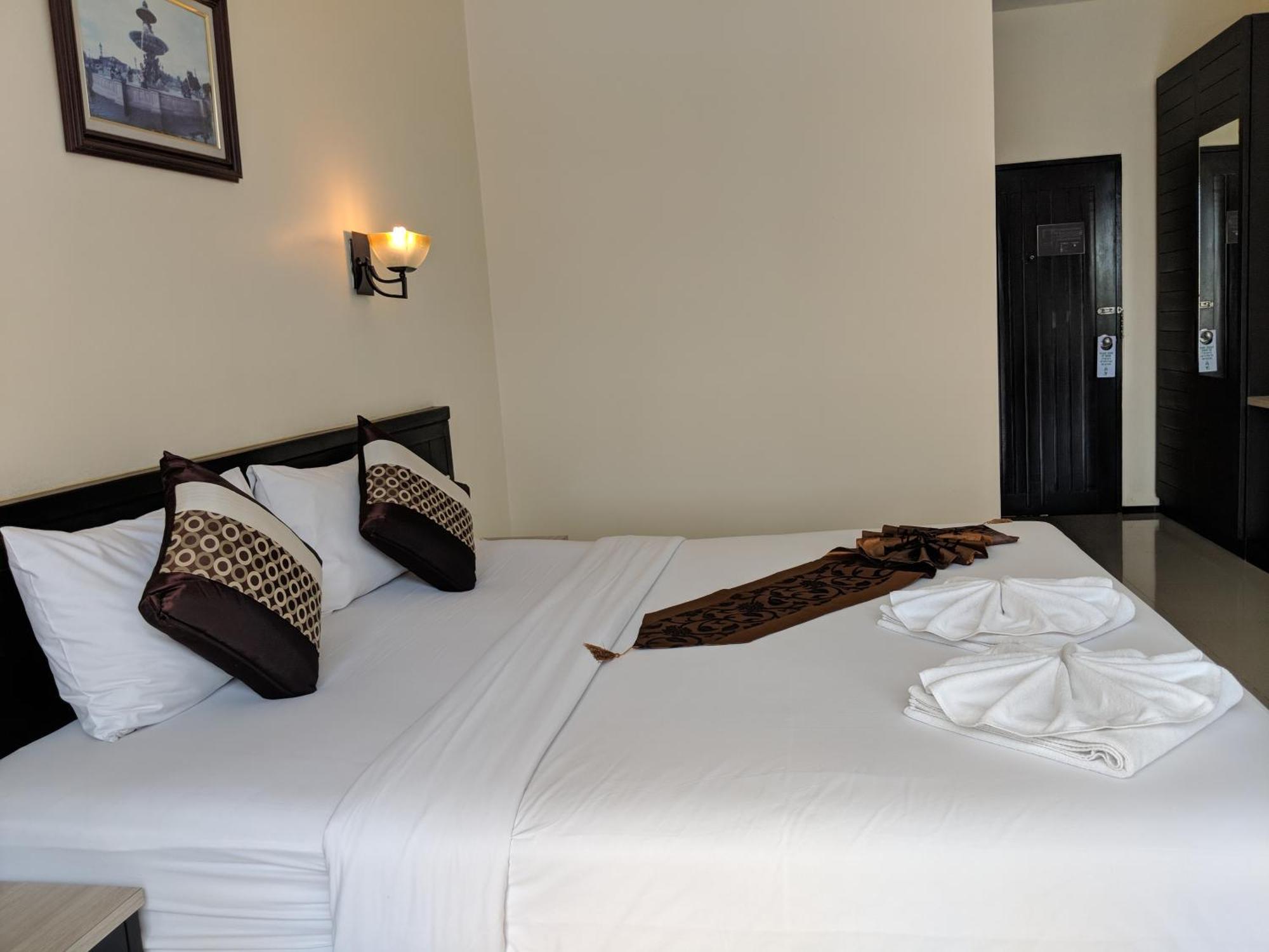 Kanokan Hotel Kanchanaburi Bagian luar foto