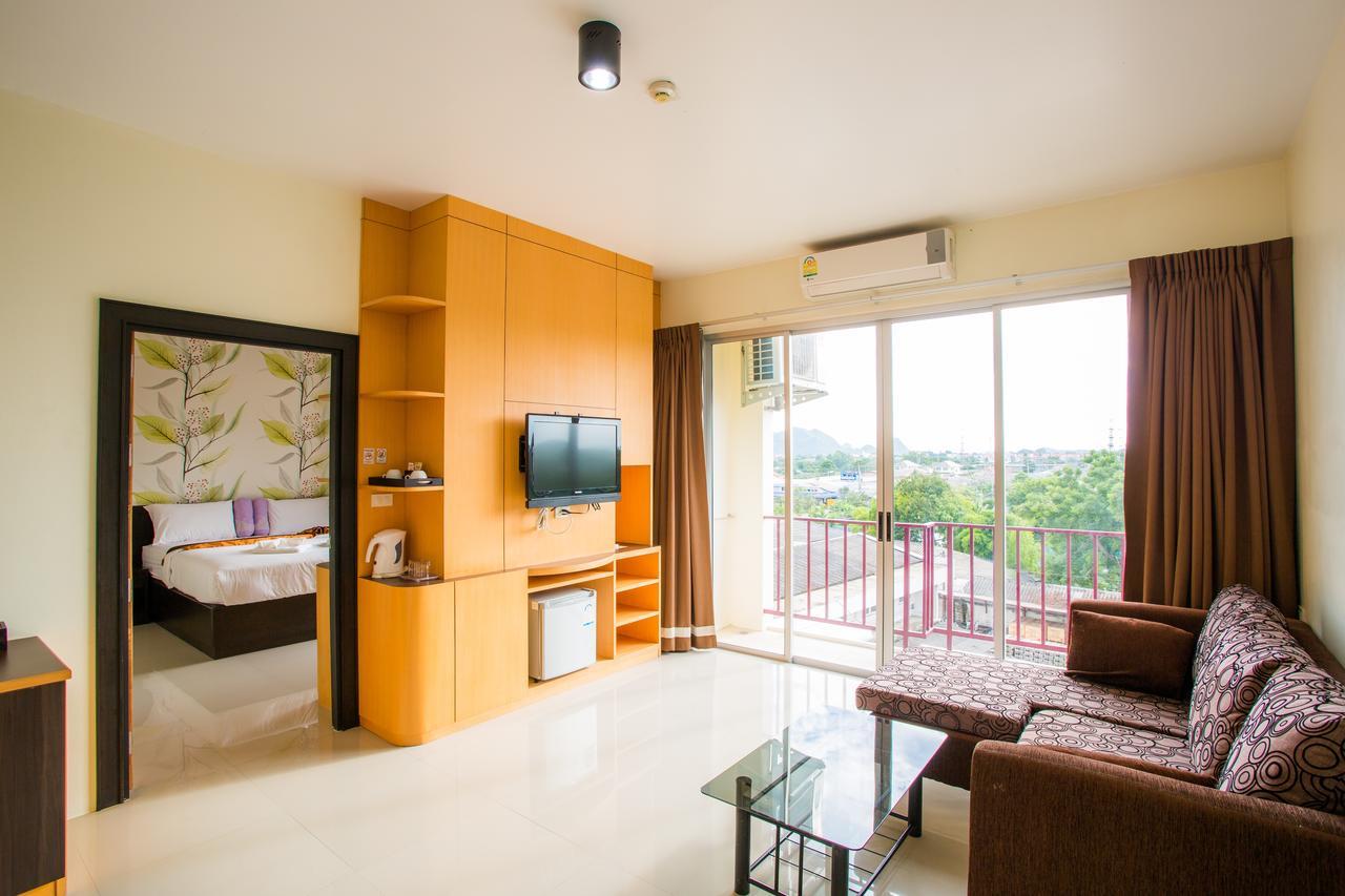 Kanokan Hotel Kanchanaburi Bagian luar foto