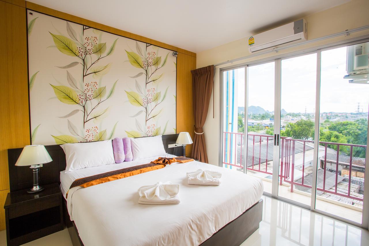 Kanokan Hotel Kanchanaburi Bagian luar foto