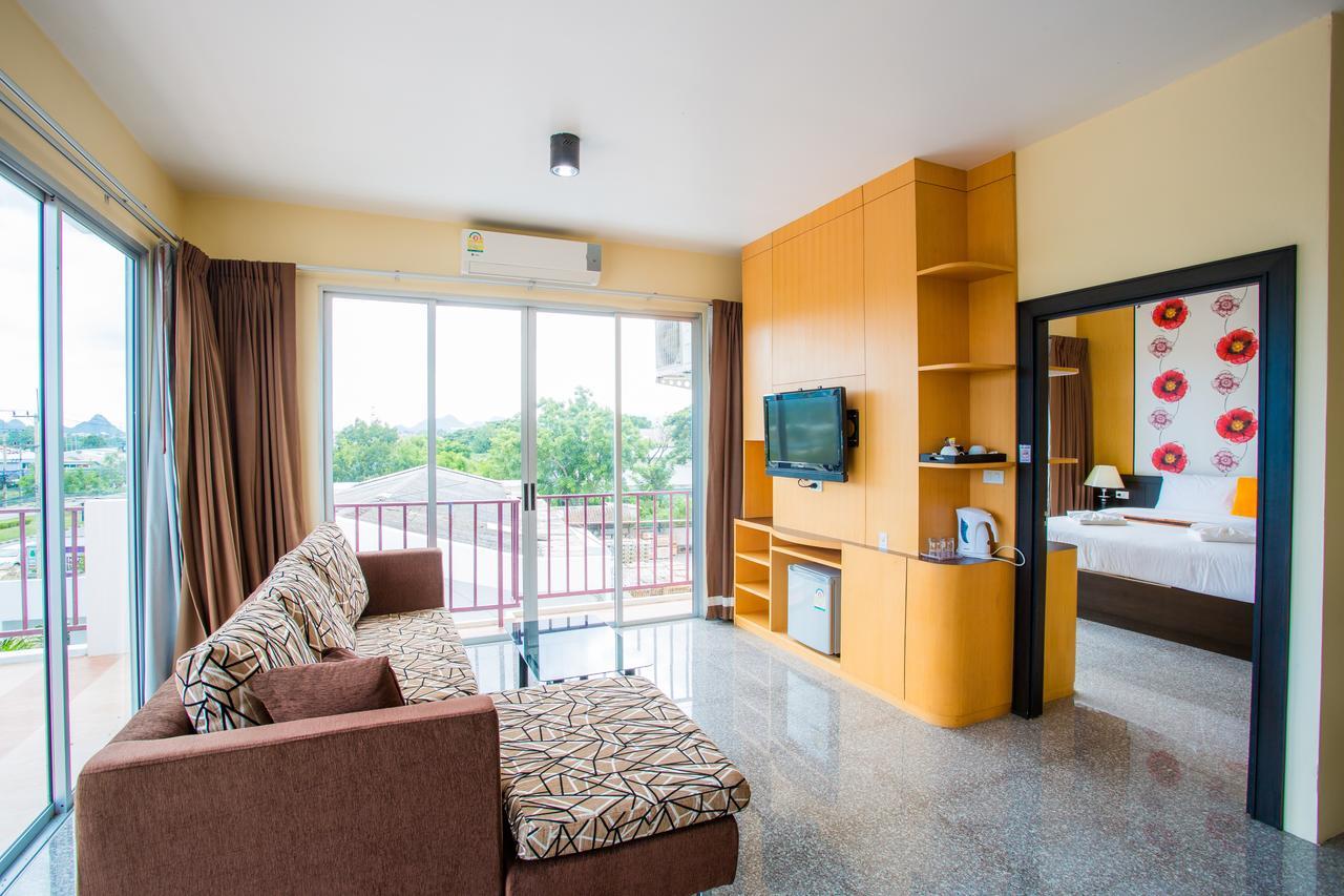 Kanokan Hotel Kanchanaburi Bagian luar foto