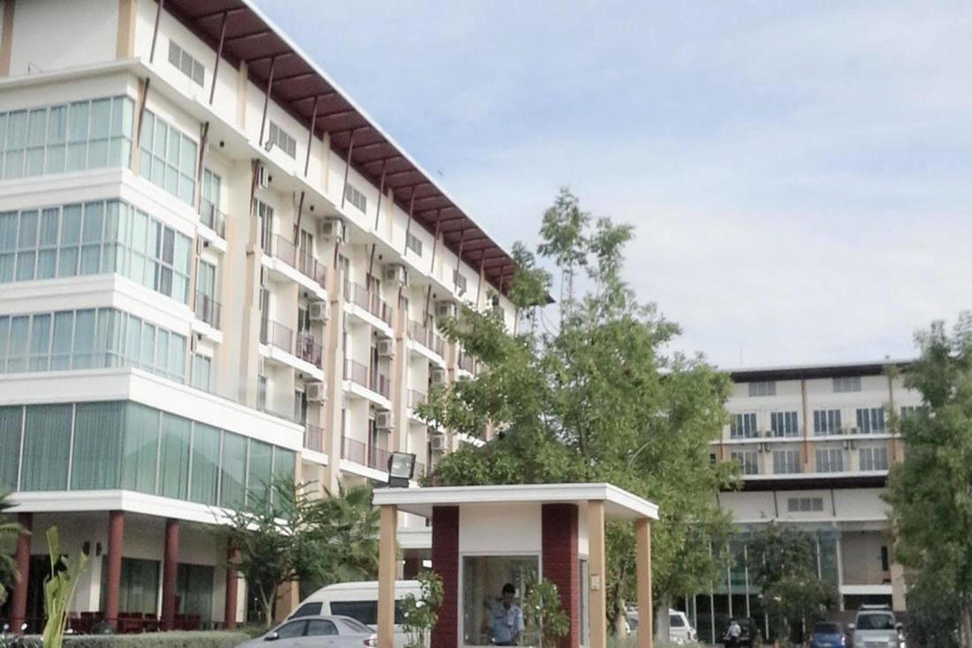 Kanokan Hotel Kanchanaburi Bagian luar foto
