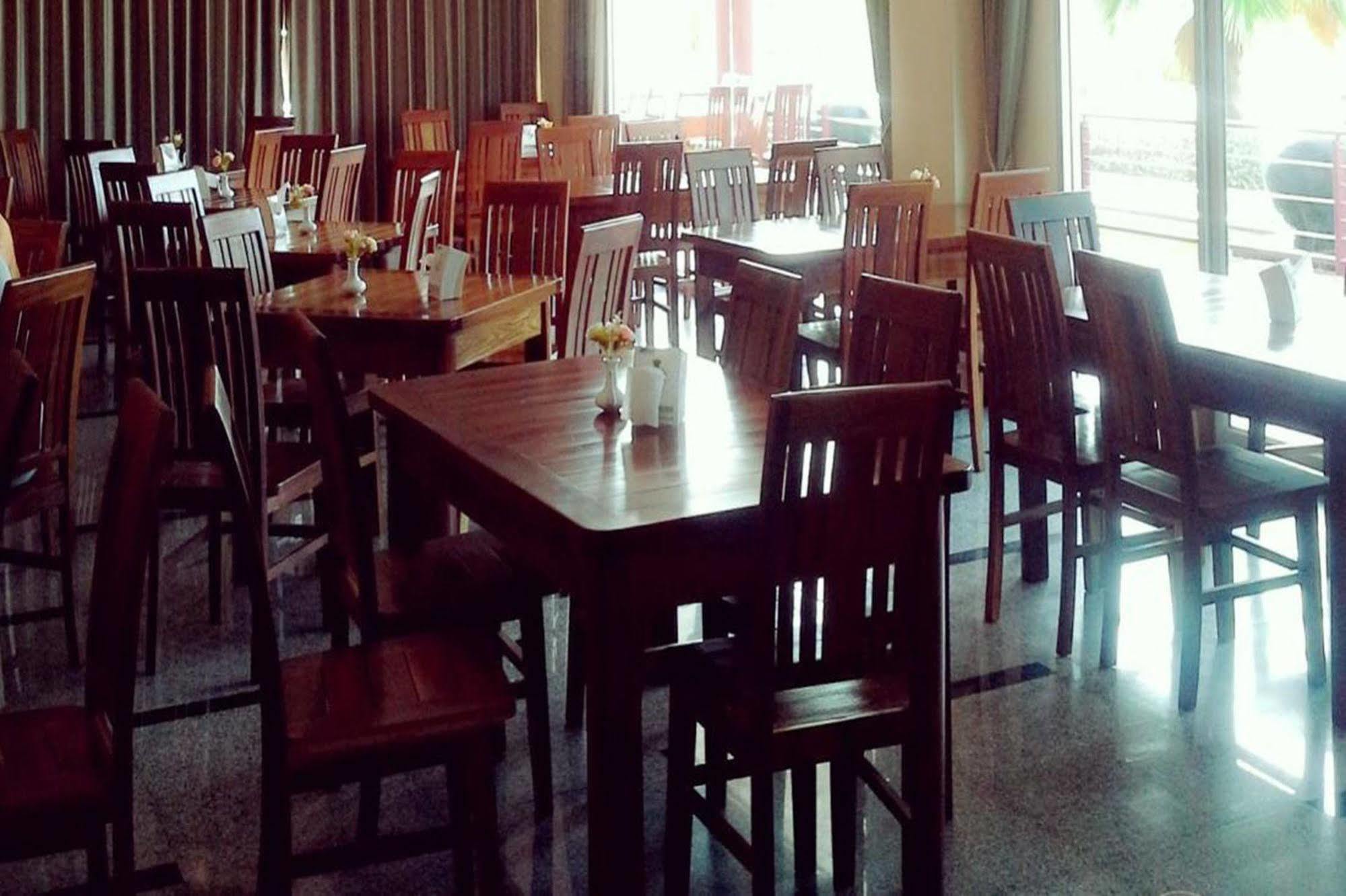 Kanokan Hotel Kanchanaburi Bagian luar foto