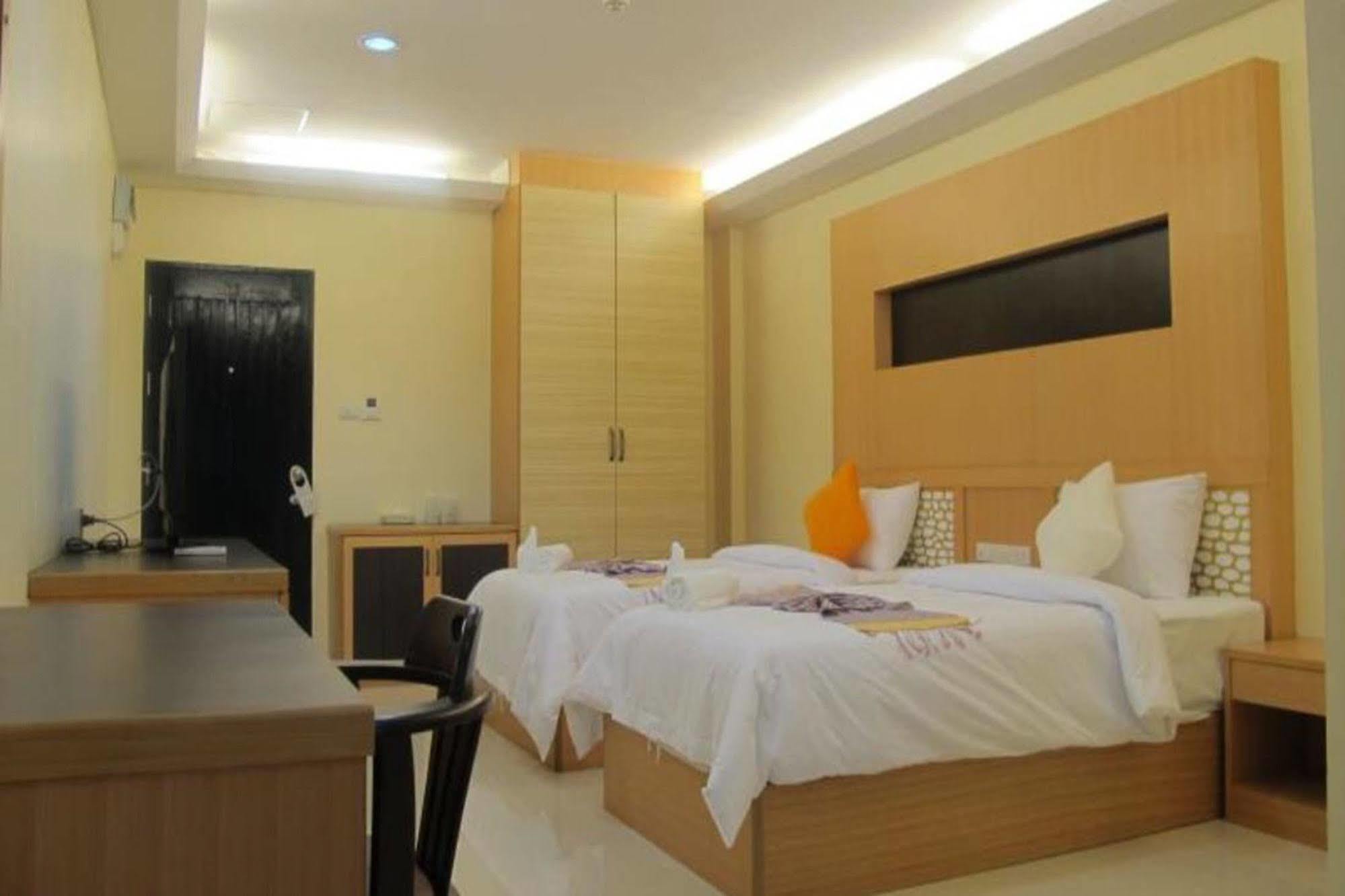 Kanokan Hotel Kanchanaburi Bagian luar foto