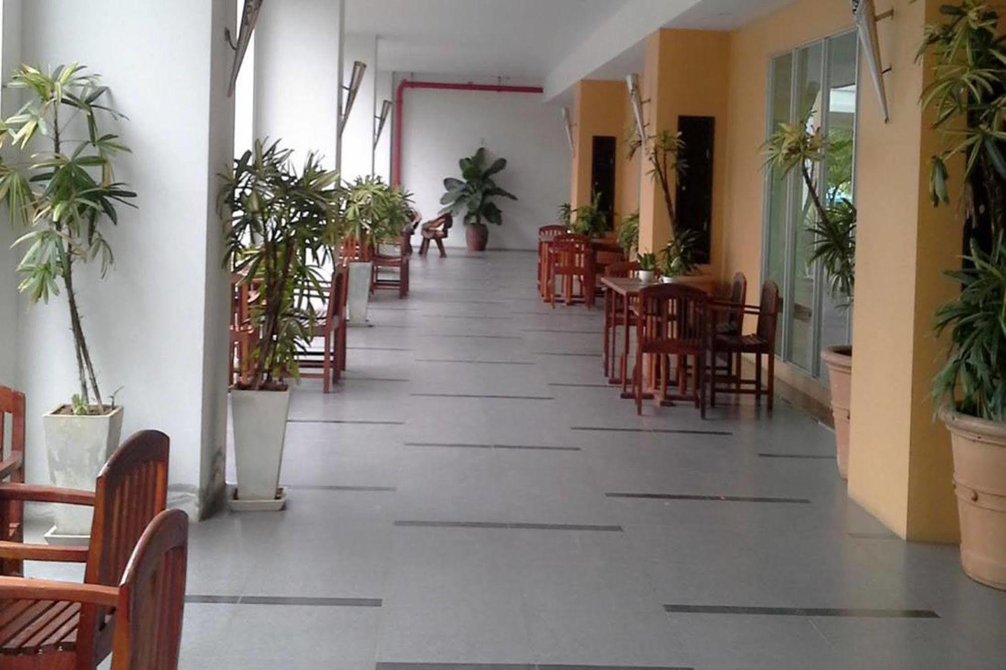 Kanokan Hotel Kanchanaburi Bagian luar foto