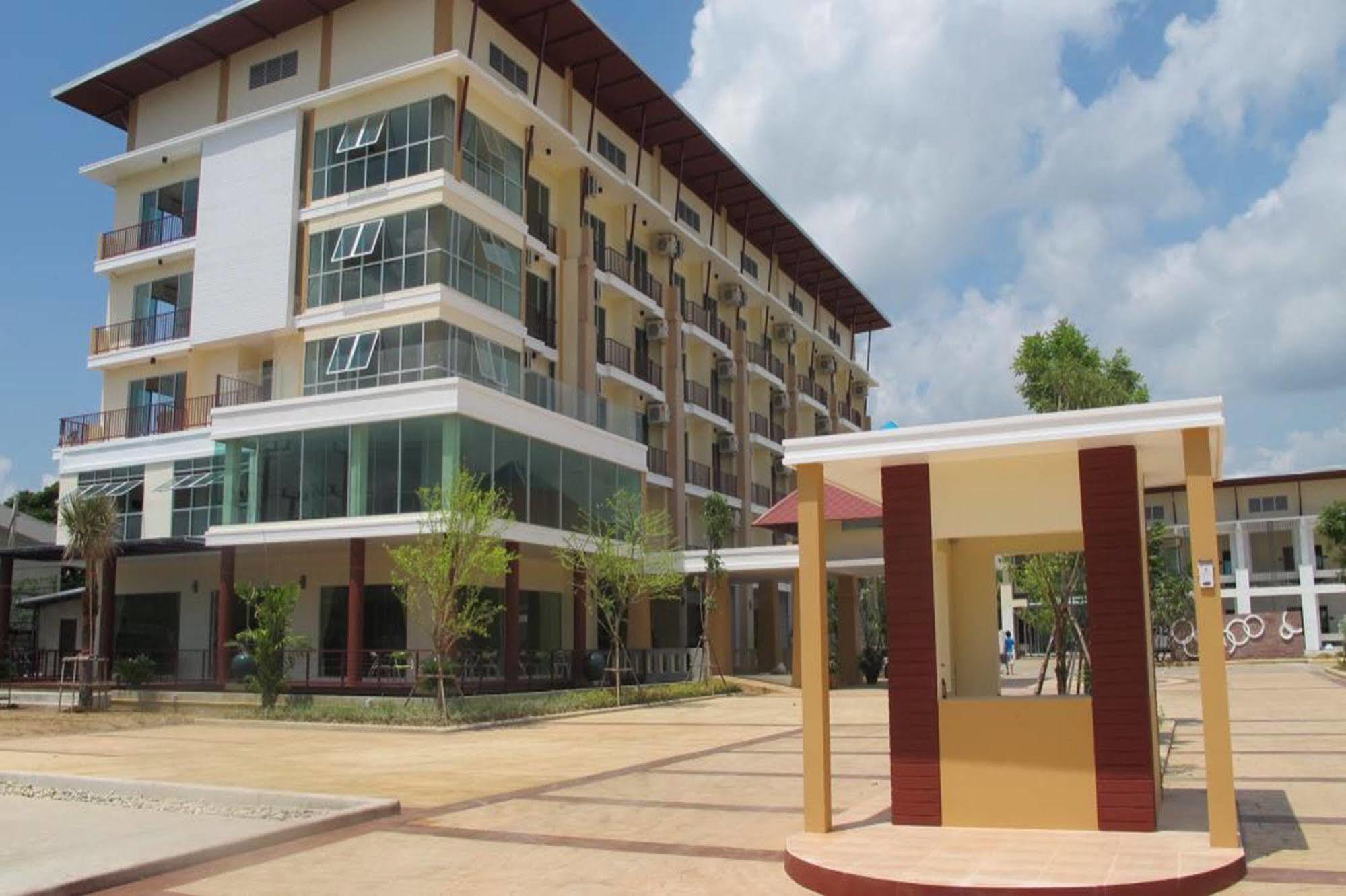 Kanokan Hotel Kanchanaburi Bagian luar foto