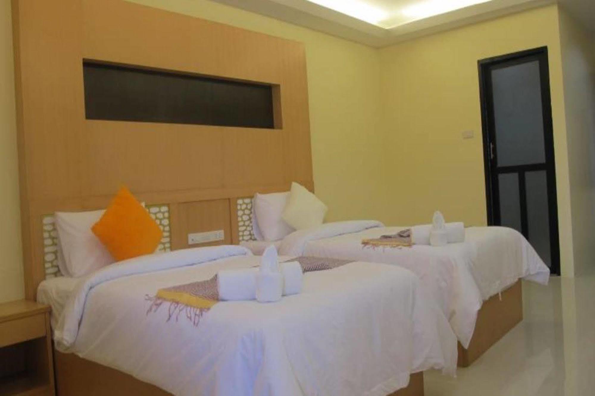 Kanokan Hotel Kanchanaburi Bagian luar foto